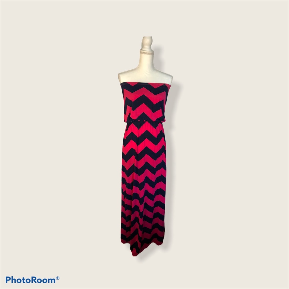 Women’s sleeveless dress.  Size medium